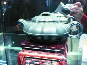 "壶艺泰斗"顾景舟创作 身价百万紫砂壶亮相(图)