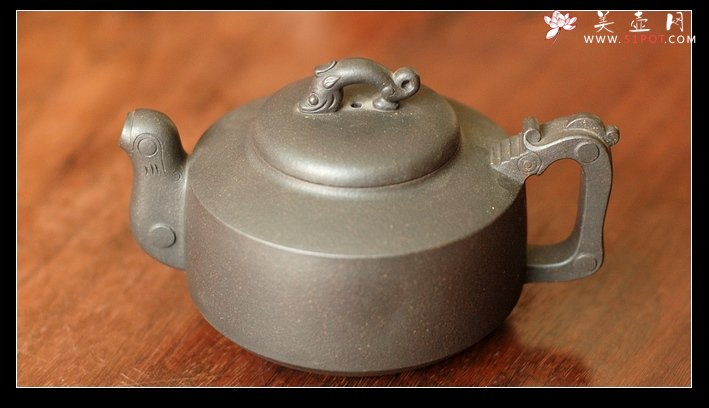 紫砂壶图片：漫话紫砂壶口盖、底、足、嘴、把,和的子的处理手法 美壶网 - 美壶网