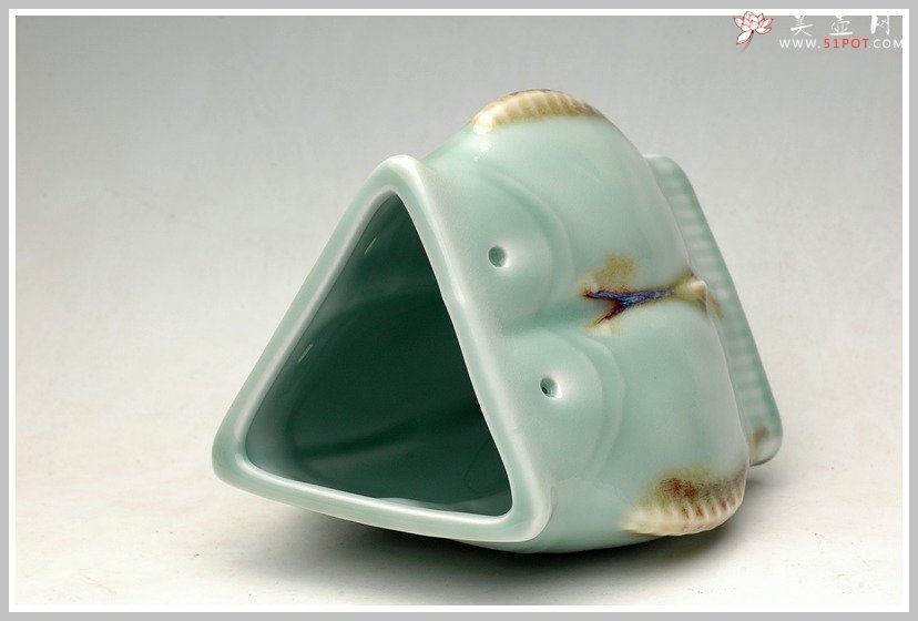 紫砂壶图片：宜兴青瓷-鱼乐文房杂件 - 美壶网