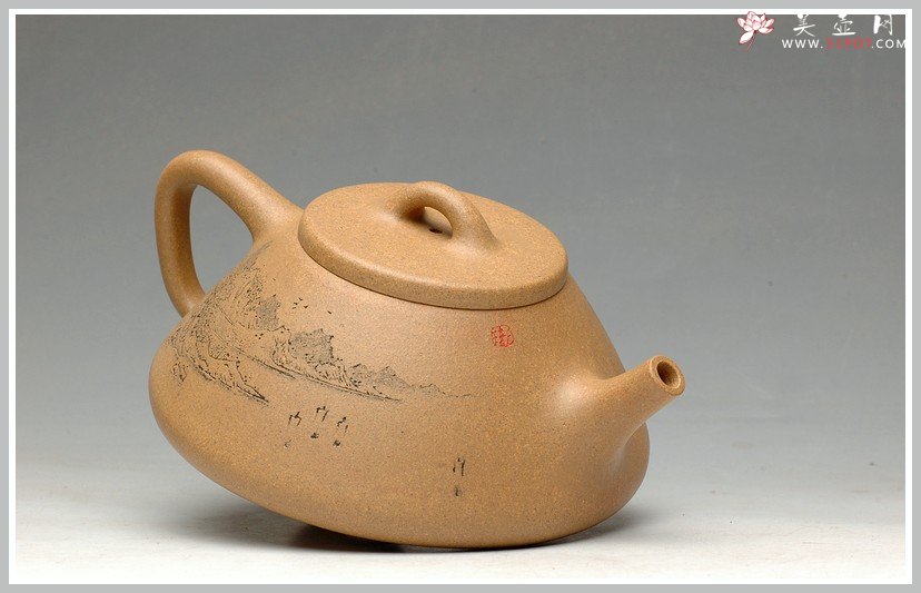 紫砂壶图片：强强联合 李彦雄通景山水 全手子冶石瓢 - 美壶网