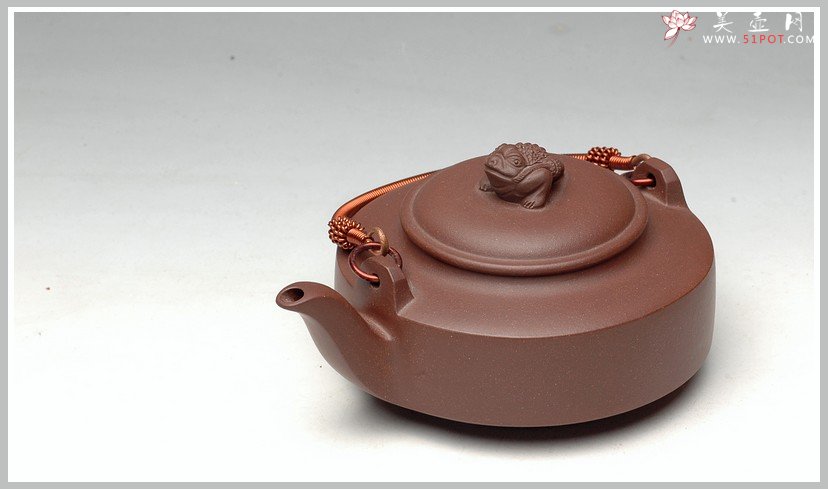 紫砂壶图片：老紫泥 金蟾小提梁 - 美壶网