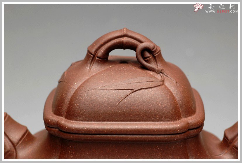 紫砂壶图片：融合方器、花货、筋囊融为一体  四方竹段 - 美壶网