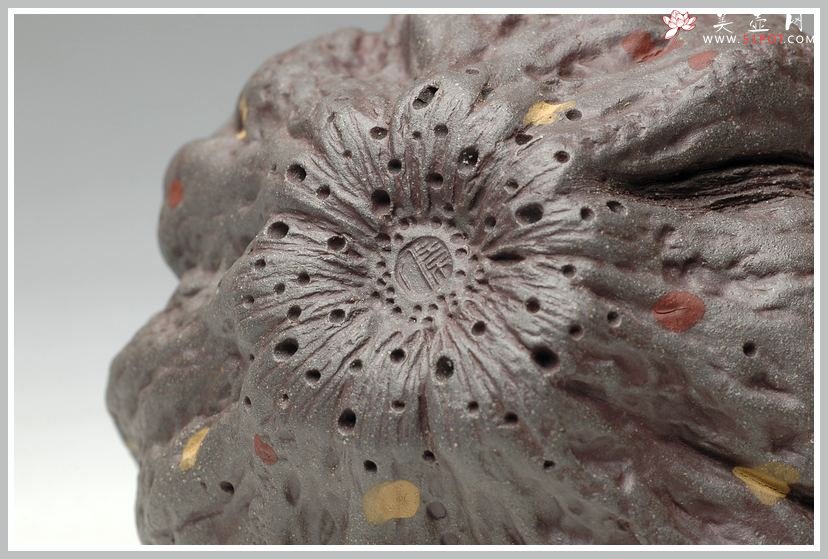 紫砂壶图片：古俊高雅  莲蓬香炉 小水洗 稀少青灰泥 - 美壶网