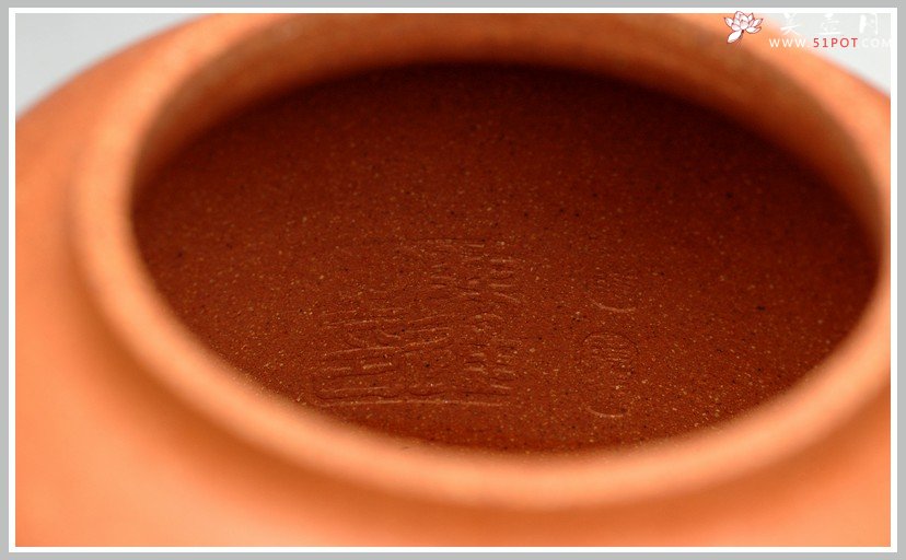 紫砂壶图片：松龄长岁月 鹤语记春秋 优质烁金降坡泥 全手代表作高士壶 张听刚老师装饰 - 美壶网