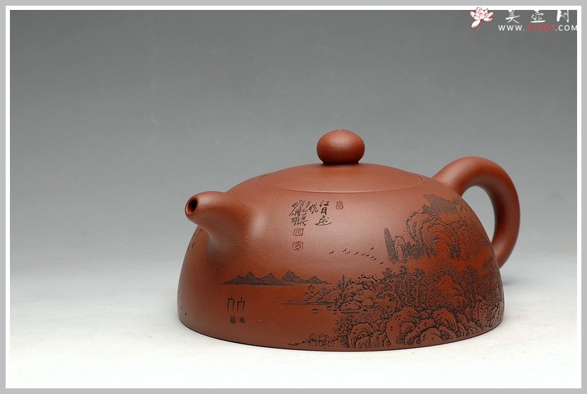 紫砂壶图片：通景山水 经典 全手半月 辛卯年力作 - 美壶网