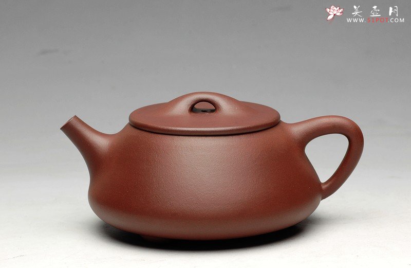 紫砂壶图片：器形周正 饱满精神  全手中石瓢 - 美壶网