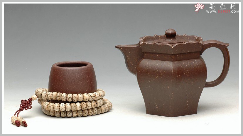 紫砂壶图片：庄严肃穆砂中佛 紫泥调砂 老味现 全手僧帽 - 美壶网