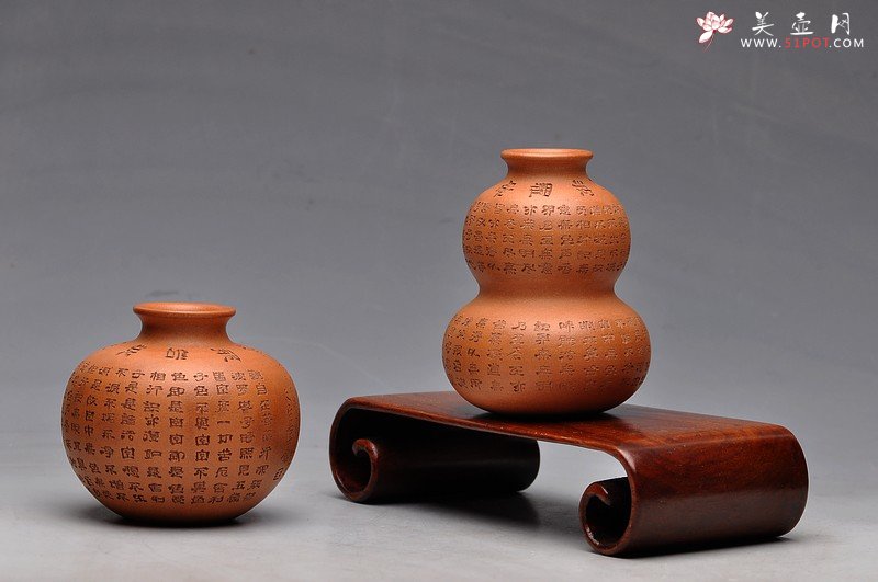 紫砂壶图片：全手心经花瓶 另类风格 玩味 - 美壶网