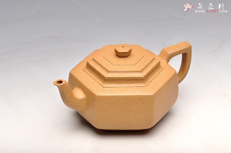 紫砂壶图片：线条挺拔 舒展大气  经典作品  全手大段泥雪华 - 美壶网