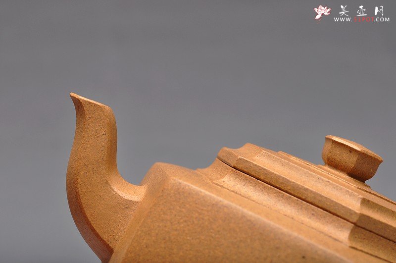 紫砂壶图片：线条挺拔 舒展大气  经典作品  全手大段泥雪华 - 美壶网