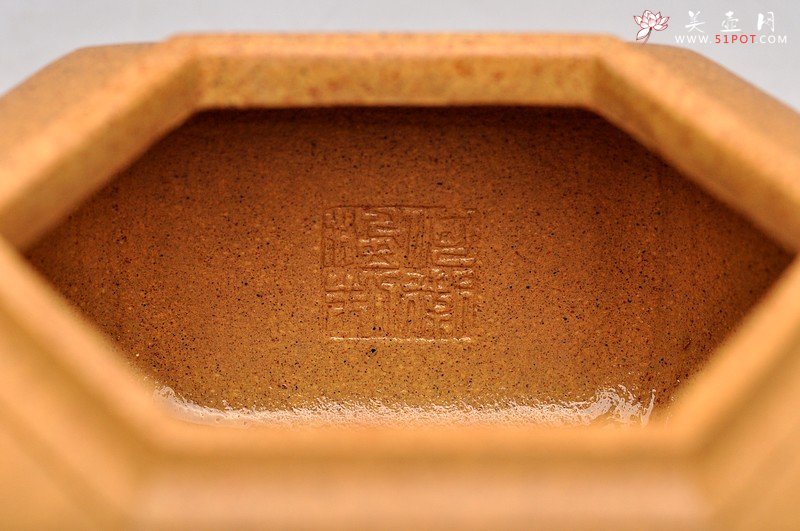 紫砂壶图片：线条挺拔 舒展大气  经典作品  全手大段泥雪华 - 美壶网