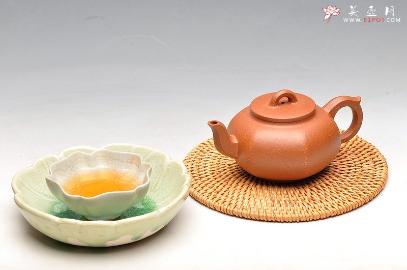 紫砂壶图片：浑方之美 寓圆于方  降坡泥六方宫灯 - 美壶网