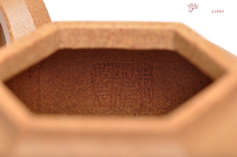 紫砂壶图片：飘逸灵动 线面挺快 全手精品之逸公六方 - 美壶网