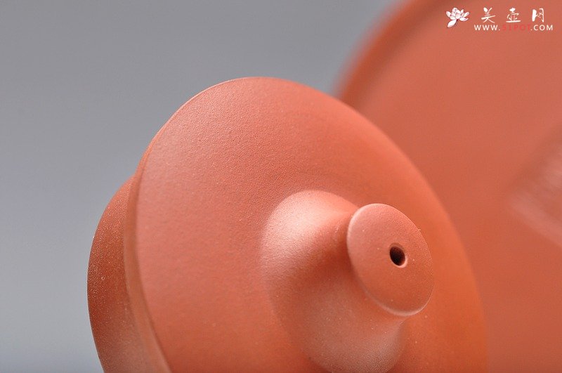 紫砂壶图片：非常有特色的 全手嵌盖天际 敦厚可人 - 美壶网