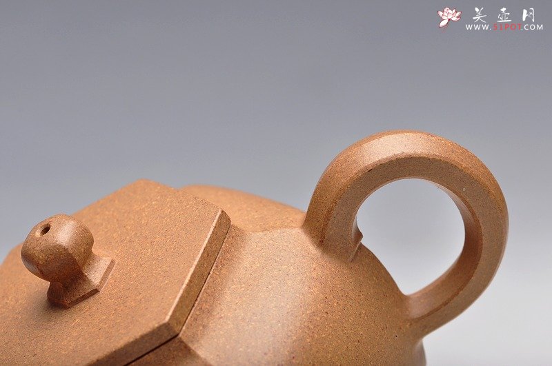 紫砂壶图片：飘逸灵动 线面挺快 全手精品之逸公六方 - 美壶网
