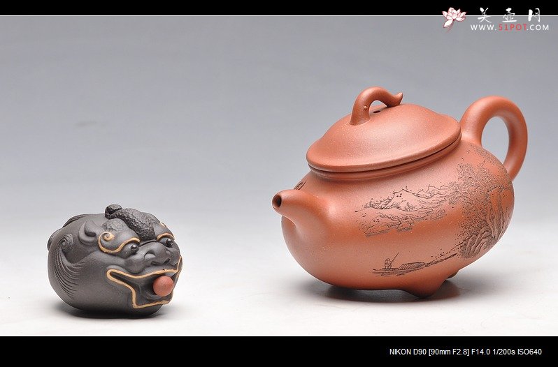 紫砂壶图片：优质红皮龙 出水如柱 李氏山水 三足如意 - 美壶网
