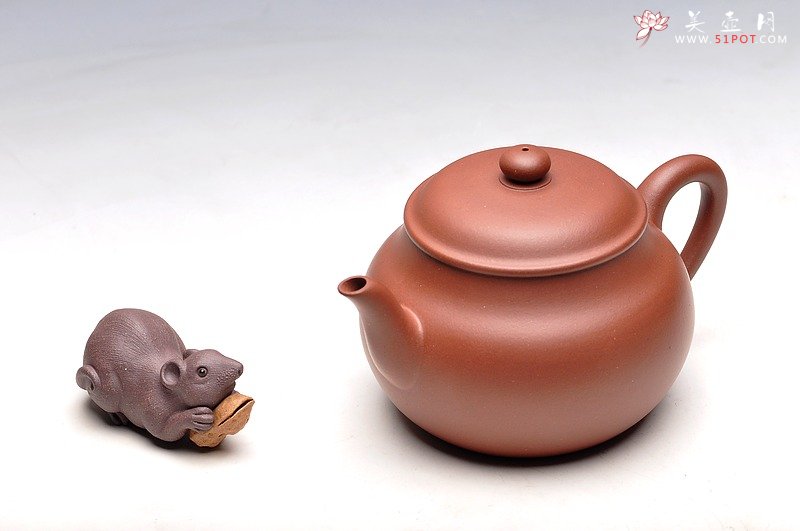 紫砂壶图片：尹君峰新品全手鸣远梨式  风姿绰约 优质地槽青 - 美壶网