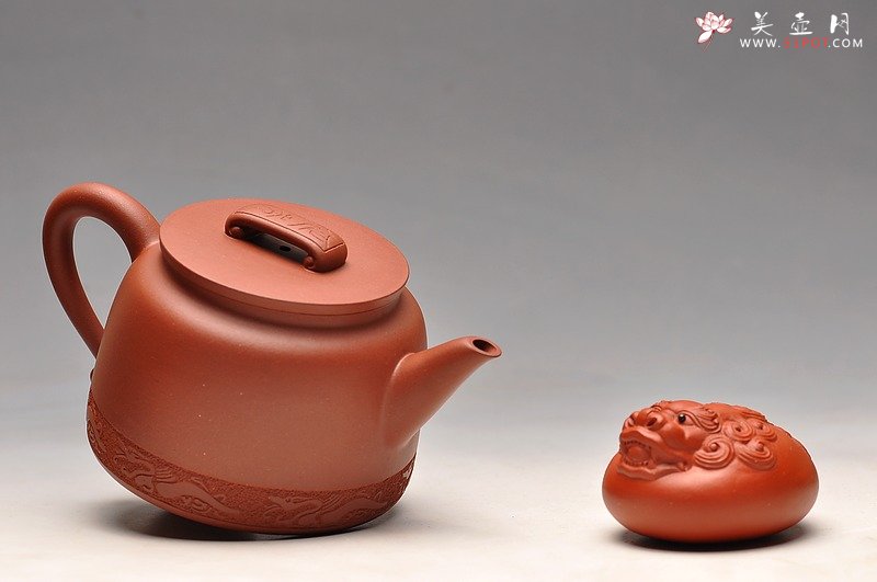 紫砂壶图片：曲峰新作 原创 俊雅挺拔 如意 秦汉遗韵 钱伟刚装饰 - 美壶网