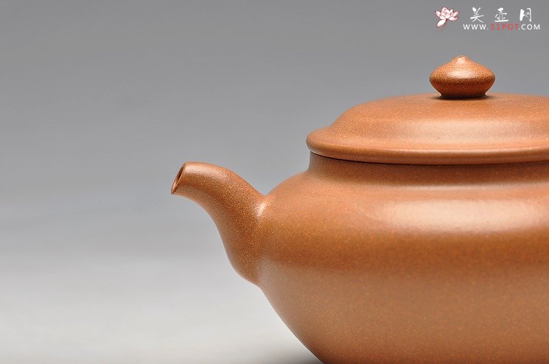 紫砂壶图片：线条流畅 优美 精品老段泥 全手儒行 - 美壶网