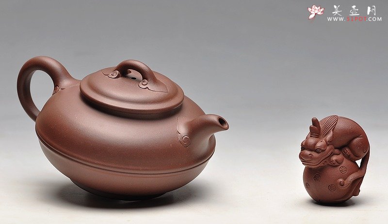 紫砂壶图片：手工如意纹 老拼紫 如意线圆 实用精品 - 美壶网