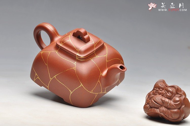 紫砂壶图片：别有风味 送礼自用 佳品  实力之作 全手冰纹孤菱 - 美壶网