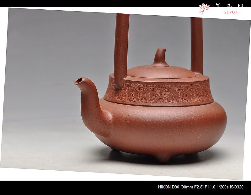 紫砂壶图片：壬辰年扛鼎力作 北瓜提梁  - 美壶网