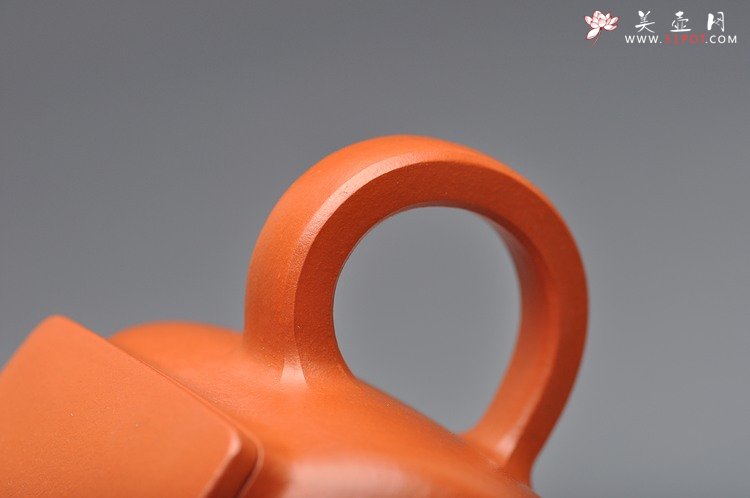 紫砂壶图片：精品小红泥全手 简洁小四方  方中寓圆 - 美壶网