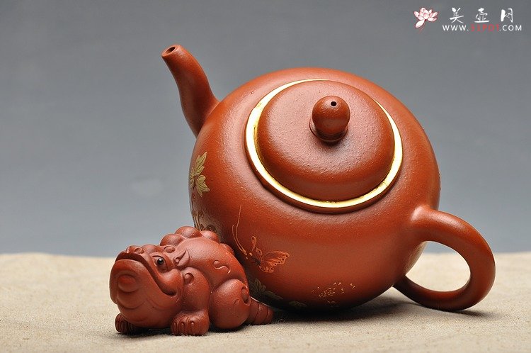 紫砂壶图片：老朱泥难得大品 全手摹古 圆润大方 全手宫灯 孤品 - 美壶网