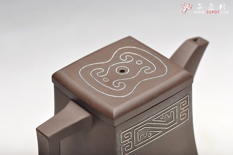 紫砂壶图片：吕尧臣 四方 镶嵌银丝  只供欣赏 - 美壶网