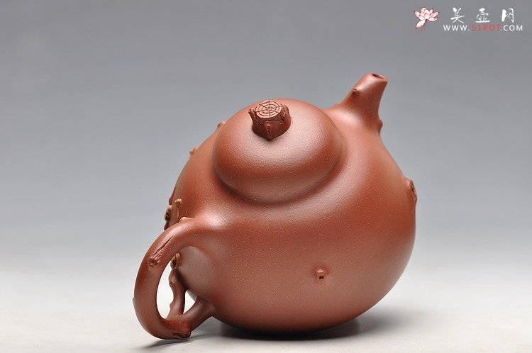 紫砂壶图片：惊艳双色立体梅花 颇有气势  梅花乳鼎 - 美壶网