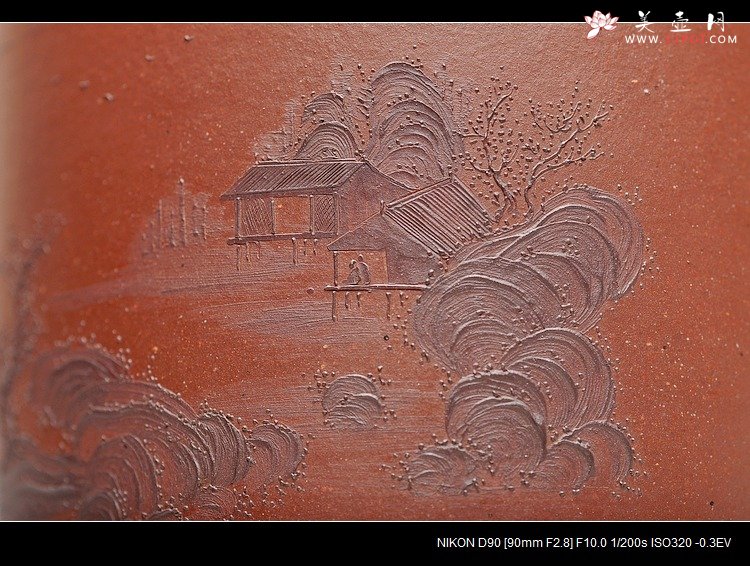 紫砂壶图片：猪肝色底槽青 仅此一把 全手洋桶 精彩泥绘山水 不接受定制 - 美壶网