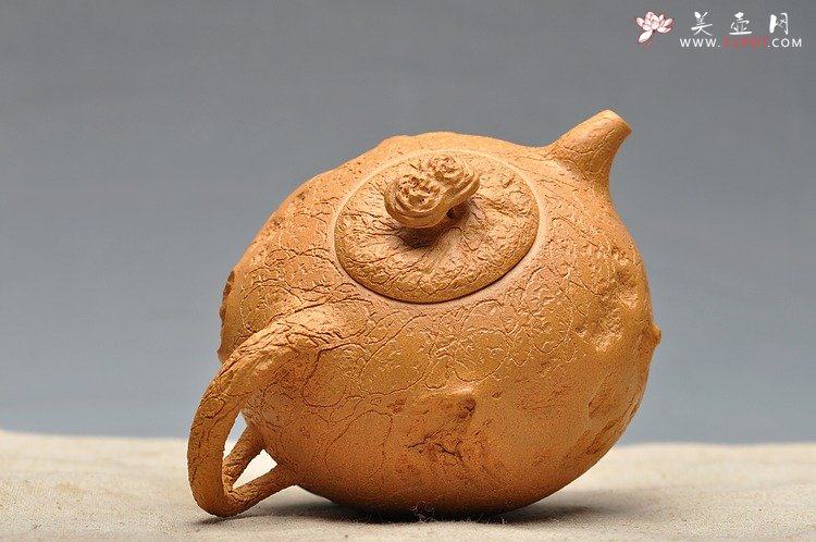 紫砂壶图片：老段泥 古朴灵气 融然  全手工灵芝龚春 瓜纽龚春 - 美壶网