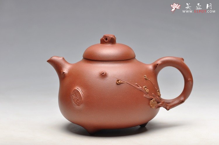 紫砂壶图片：惊艳双色立体梅花 颇有气势  梅花乳鼎 - 美壶网