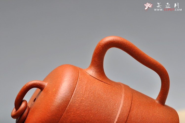 紫砂壶图片：经典作品 古朴典雅  全手花樽 - 美壶网