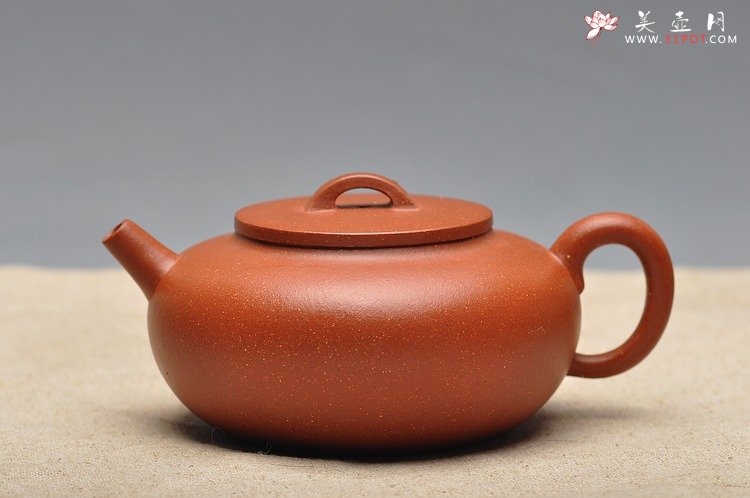 紫砂壶图片： 流畅自然 别具匠心 全手卧轮 新品尝鲜 - 美壶网