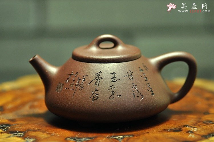 紫砂壶图片： 清隽挺拔  子冶石瓢 骨肉均挺 弱水三千只取一瓢 - 美壶网