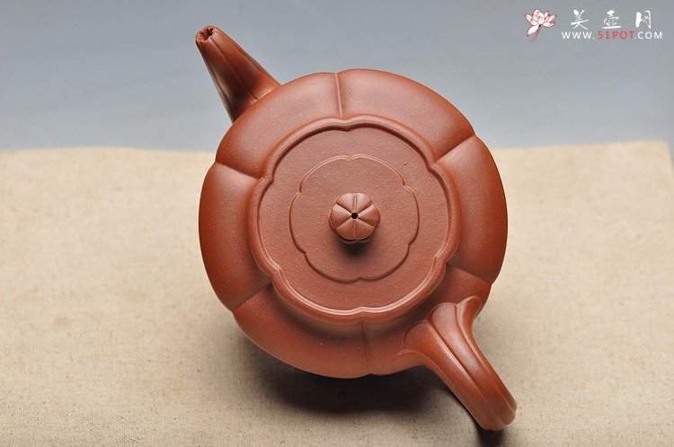 紫砂壶图片：经典筋囊器 何卫枫新作  精品梅花周盘 - 美壶网