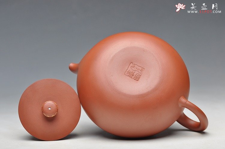 紫砂壶图片：曲峰最新原创作品 典雅大气 全手雍和 - 美壶网