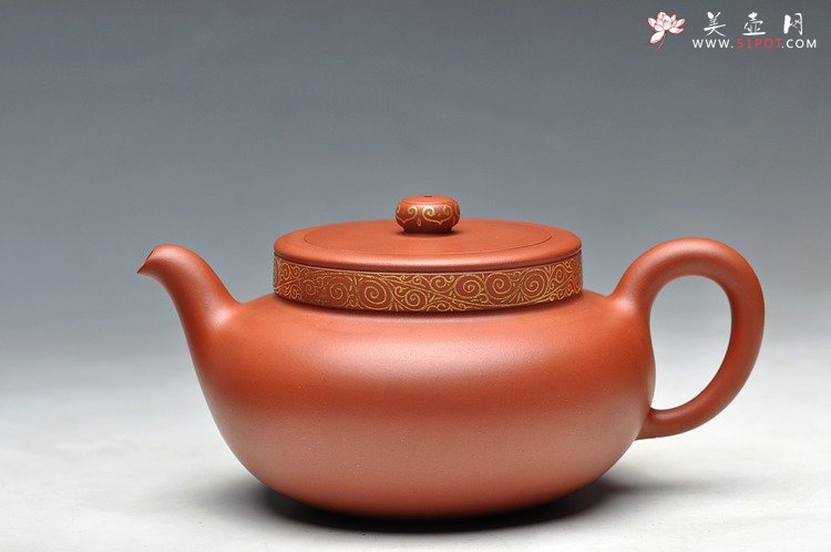 紫砂壶图片：曲峰最新原创作品 典雅大气 全手雍和 - 美壶网