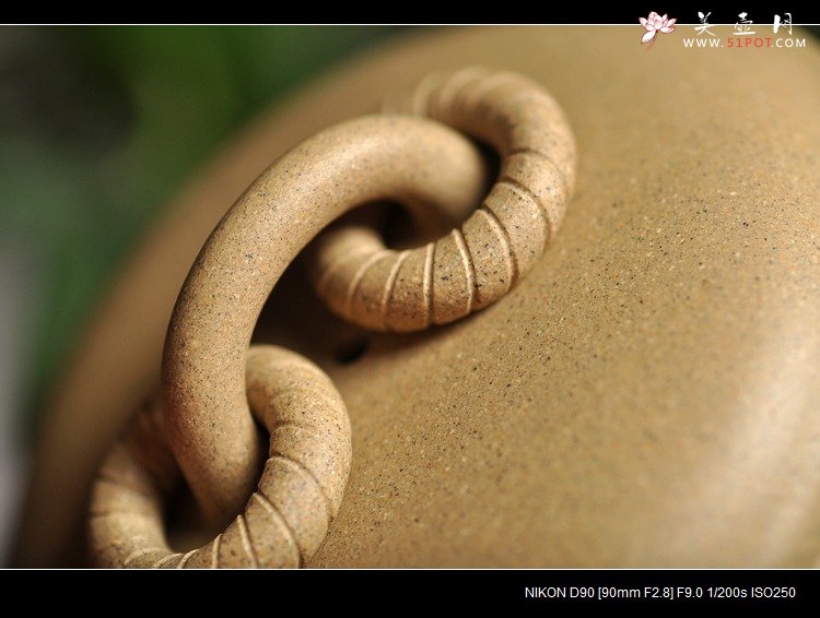 紫砂壶图片：三足串顶  美壶网供料 优质本绿 挺拔俊秀 - 美壶网