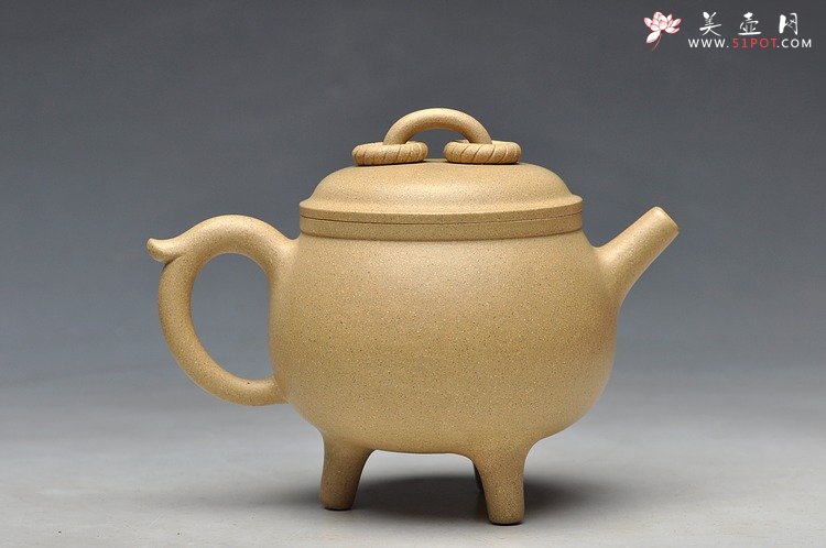 紫砂壶图片：三足串顶  美壶网供料 优质本绿 挺拔俊秀 - 美壶网