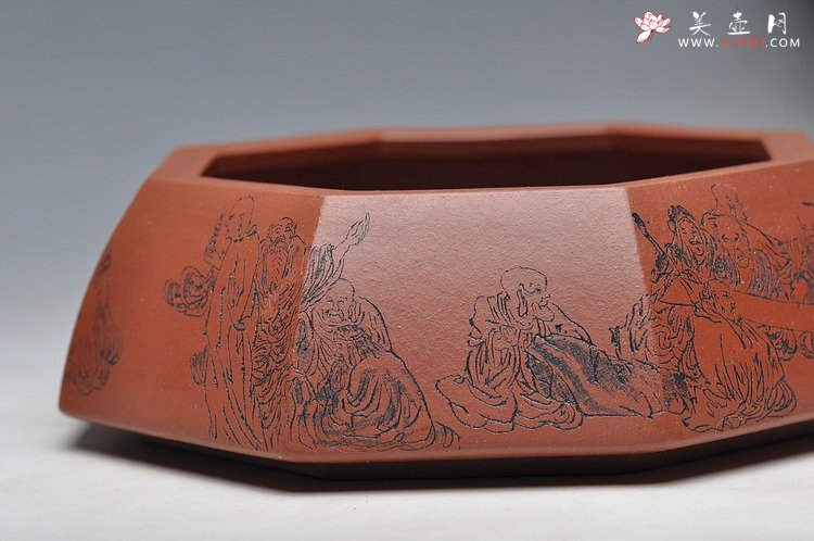 紫砂壶图片：面面是佛 人物线条张弛有力 耐品 全手八方水洗 笔洗 - 美壶网