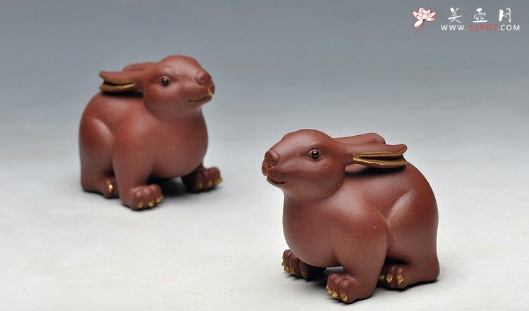 紫砂壶图片：富贵兔 描真金 吉祥富贵 - 美壶网