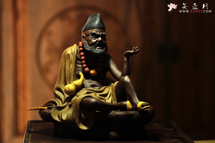 紫砂壶图片：拯危济困 救死扶弱 彰善惩恶 活佛济公 - 美壶网