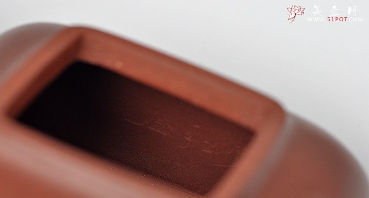 紫砂壶图片：强强联合 国工师陈宏林装饰 全手经典孤菱  - 美壶网