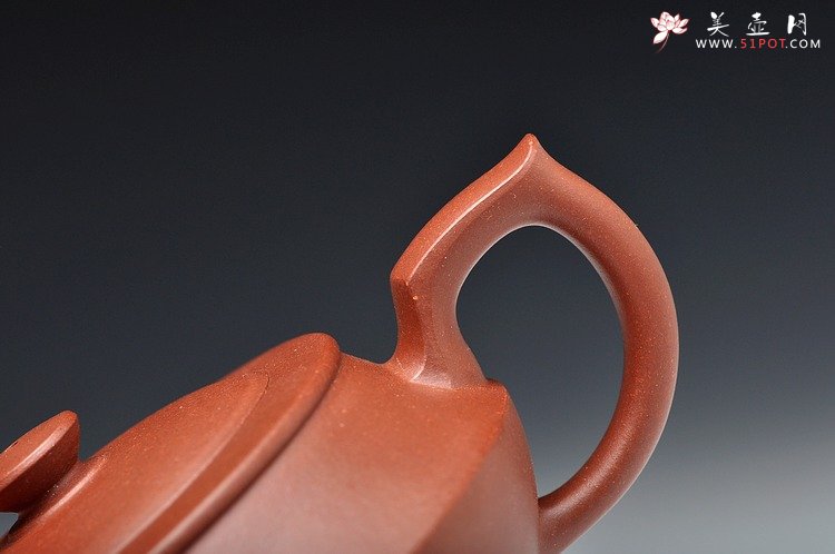 紫砂壶图片：获奖作品 汉云 精工典范 纯正底槽青 - 美壶网