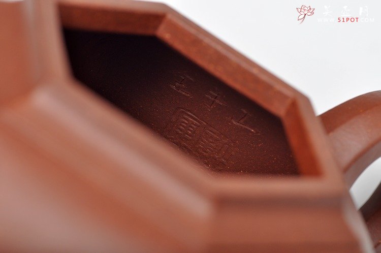 紫砂壶图片：古雅上流  许学军全手新品 顺六方 线条刚劲 - 美壶网