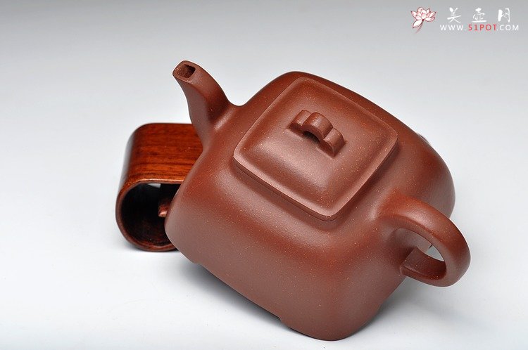 紫砂壶图片：全手工拍打成型 难度极高 精工大气 大觚棱 泥料温润 - 美壶网