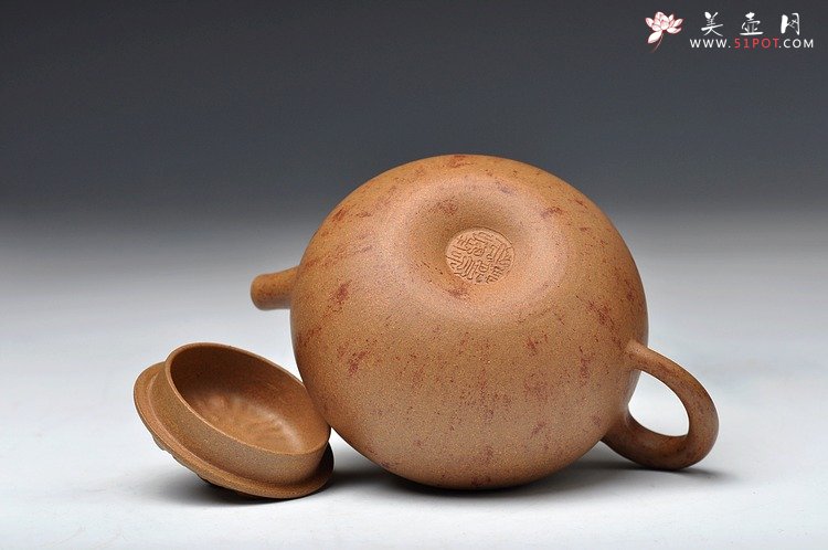 紫砂壶图片：砂美 型美  全手贡珠 蔡岩峰新作 炮管一捺底 - 美壶网