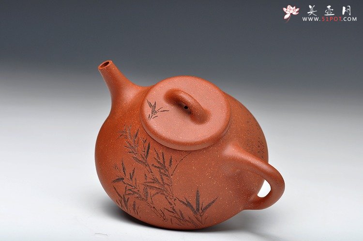 紫砂壶图片：骨肉均挺 全手降坡泥小子冶石瓢 李彦雄装饰 - 美壶网